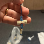 Nazar -Handgeschnitztes Schutz-Kreuz aus Naturholz mit Perlen
