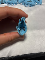 Handgefertigtes Hellblaues Perlenamulett mit Kalligraphie: Ya Allah